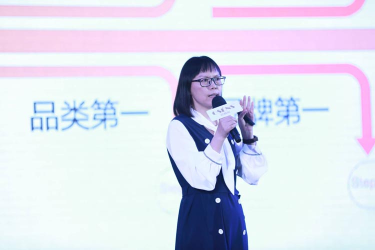 新中老年健康輕運動舞極限輕動鞋“歐賽斯超級品牌日”閃亮登場