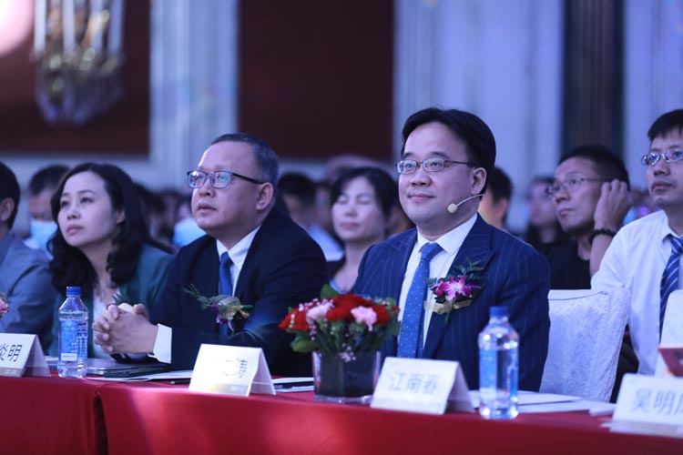 新中老年健康輕運動舞極限輕動鞋“歐賽斯超級品牌日”閃亮登場